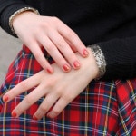 outfit-natale-manicure-smalto-rosso-glitter-tartan-paillettes