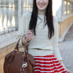outfit primavera turista weekend mare gonna righe marinara trench