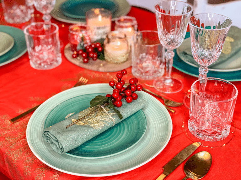 Come apparecchiare la tavola di Natale in modo tradizionale